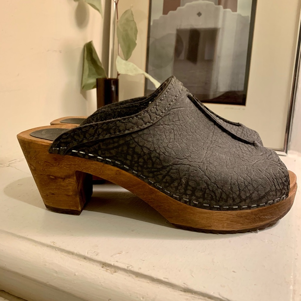VINTAGE vibe Wooden Heel Peep-toe Slides